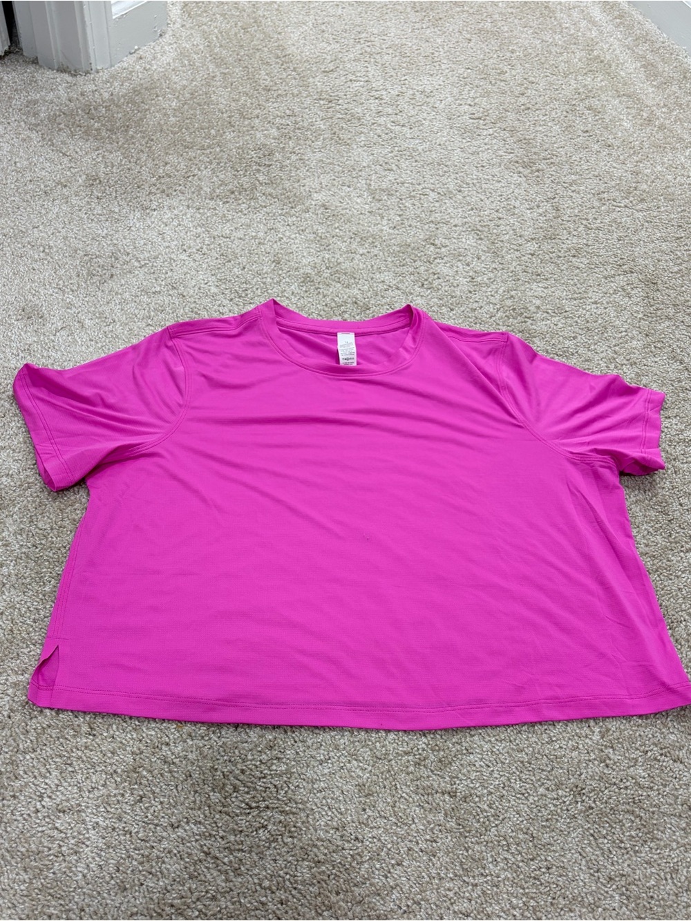 Lululemon cropped shirt